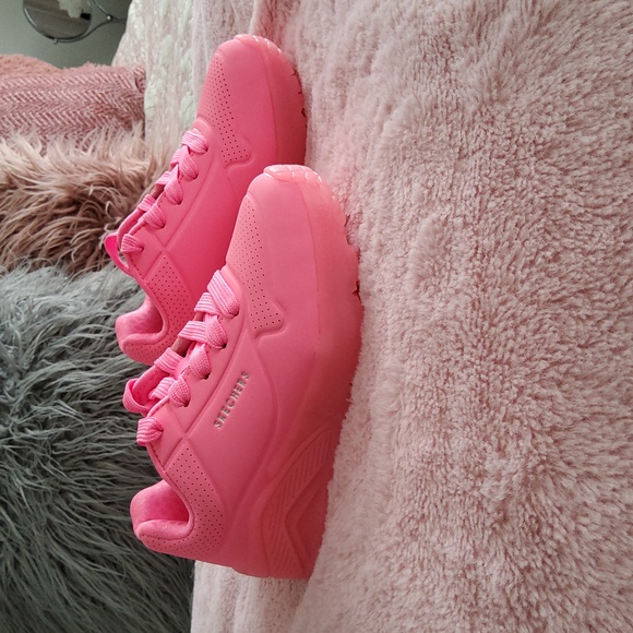 NWT Girls Neon Pink Sketcher Street Sneakers Size 12 - Picture 4 of 7